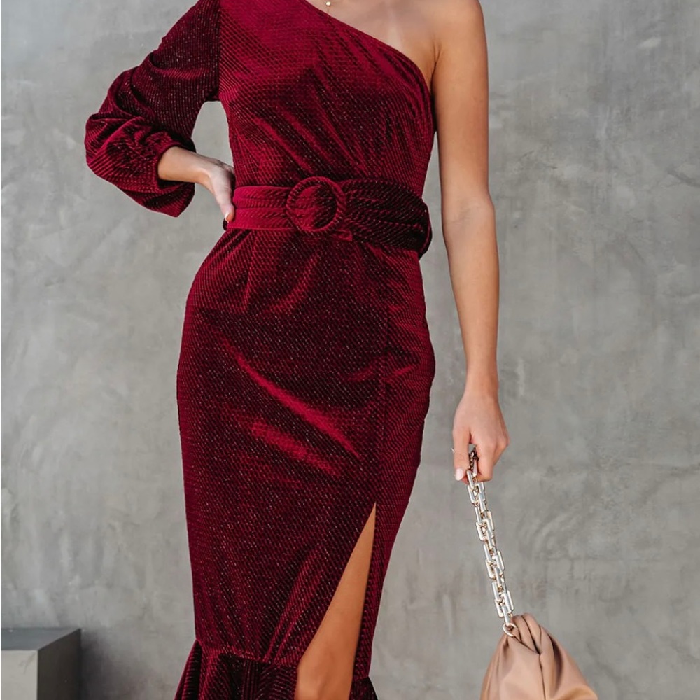 Vici Velvet One shoulder dress - Never worn